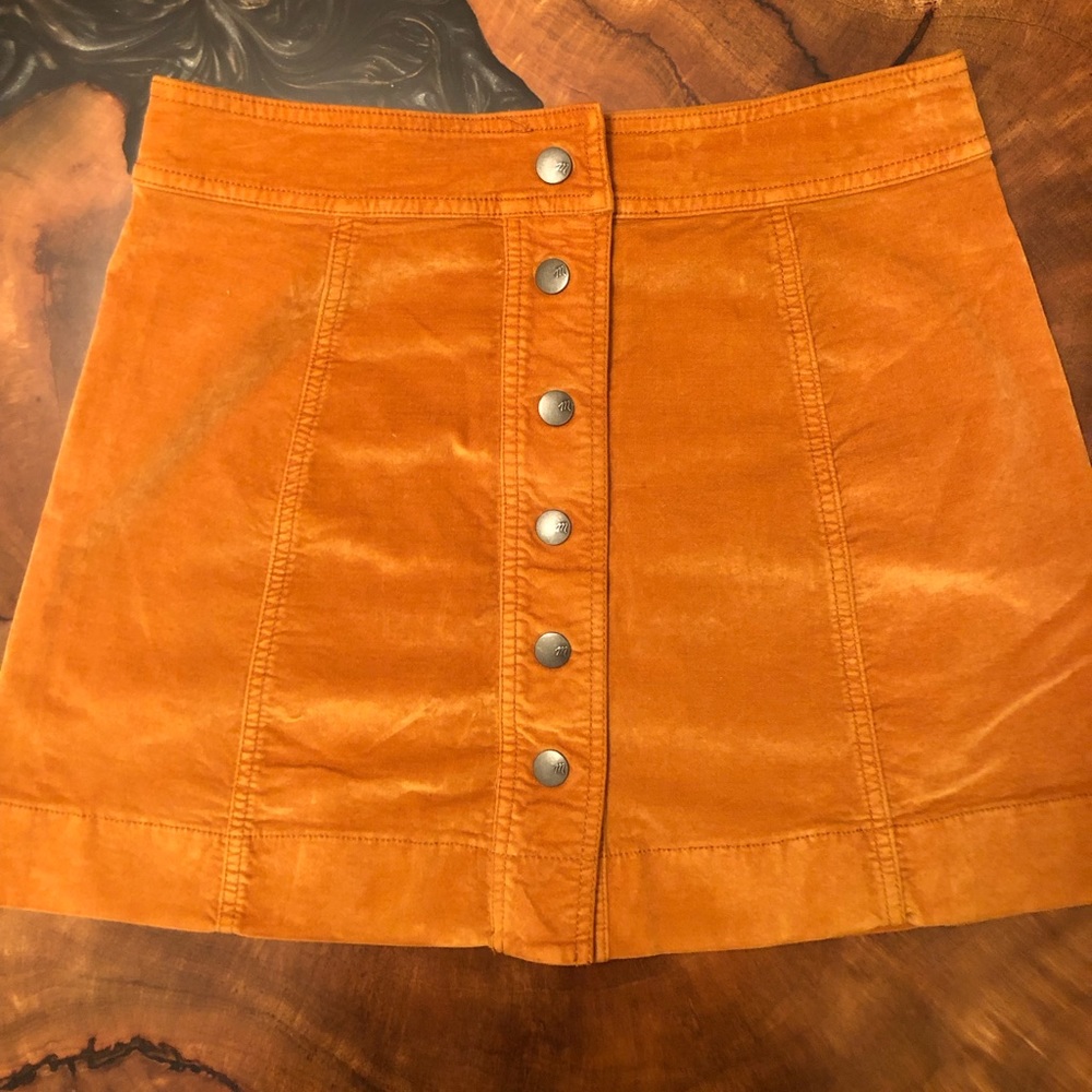 Madewell velveteen skirt with buttons size 4
